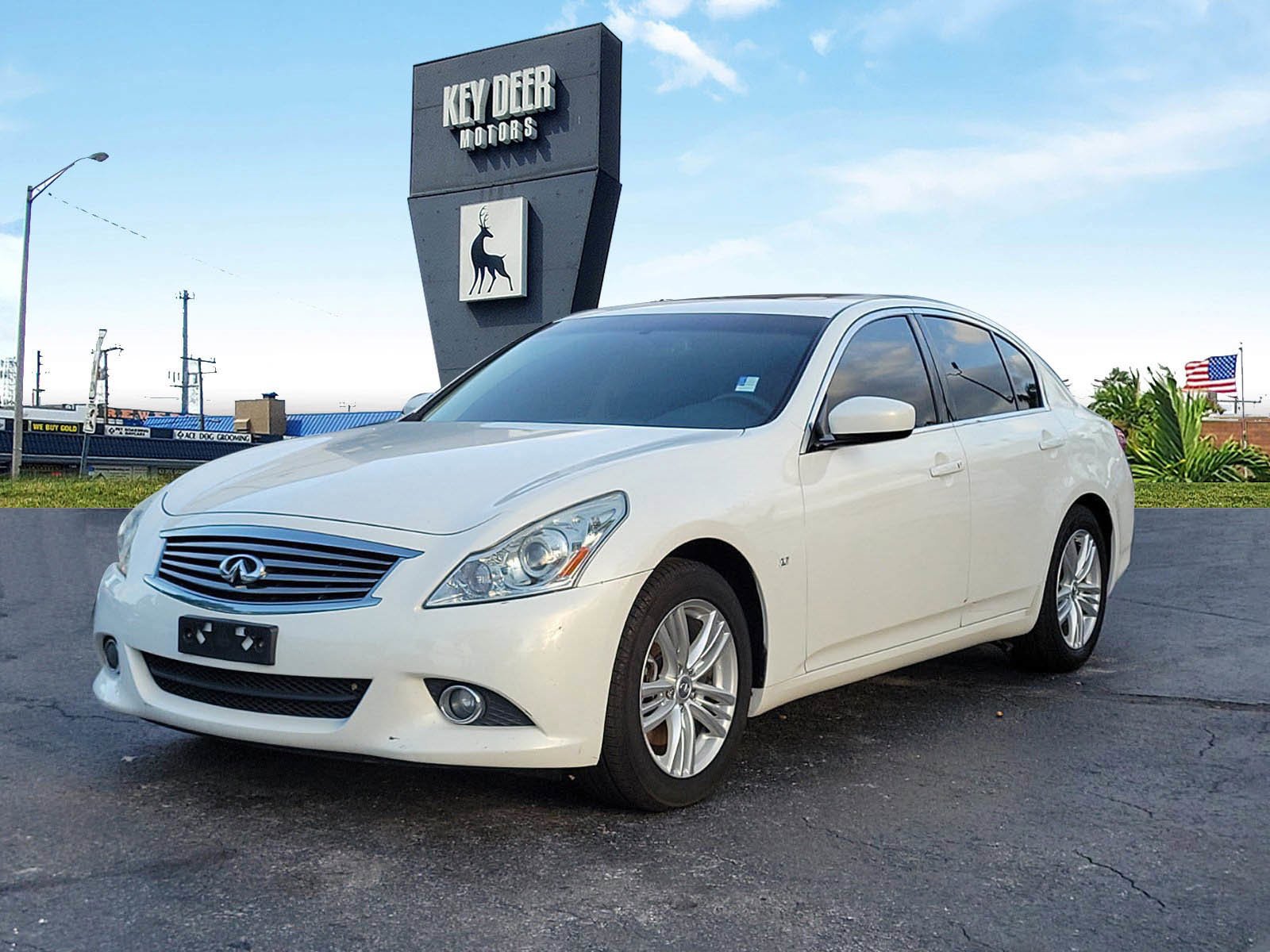 Used 2015 INFINITI Q40 w/ Moonroof Package