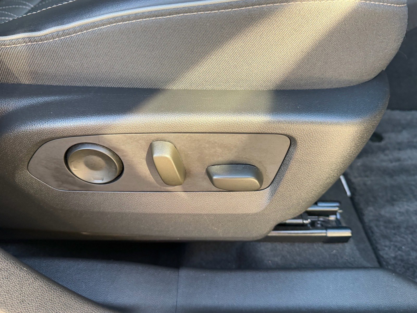 Used 2021 Buick Envision Avenir w/ Technology Package II image 14