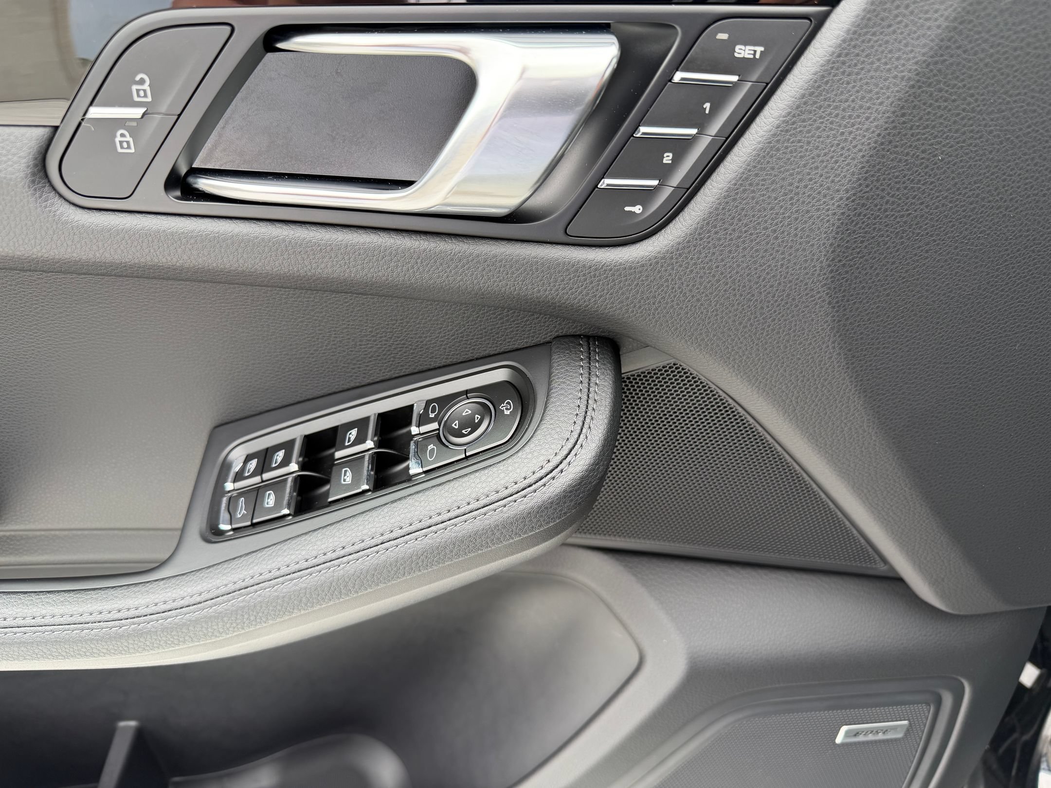 Certified 2026 Porsche Macan AWD/4WD image 33