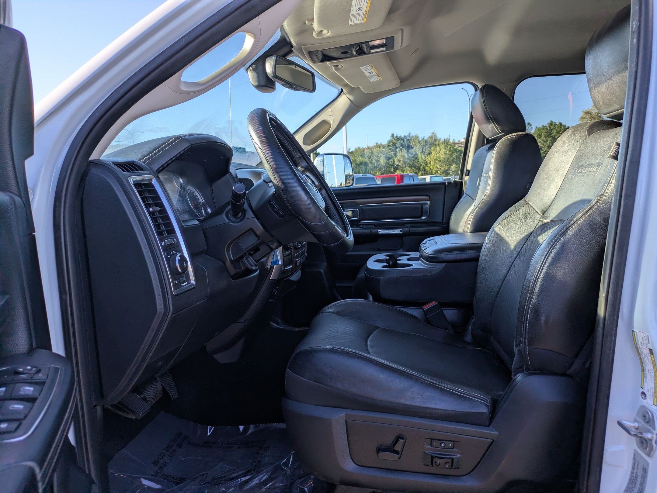 Used 2017 RAM 2500 Laramie AWD/4WD image 15