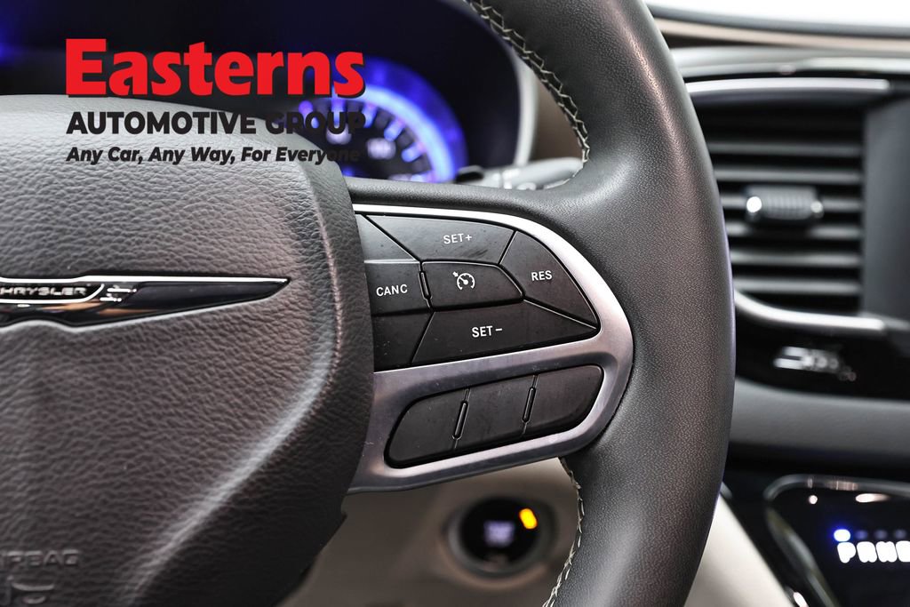 Used 2022 Chrysler Voyager LX FWD image 16