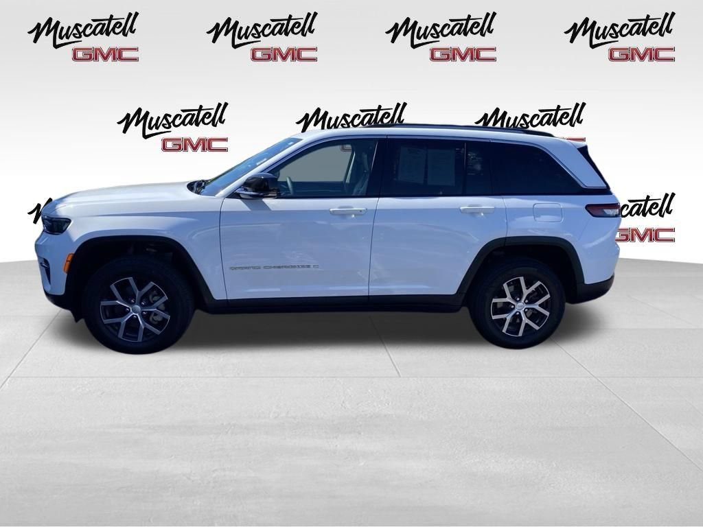 Used 2023 Jeep Grand Cherokee Limited w/ Trailer Tow Prep Group (B) AWD/4WD image 7