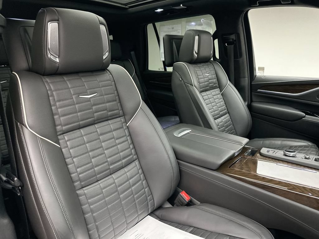 Used 2024 Cadillac Escalade Sport Platinum AWD/4WD image 18