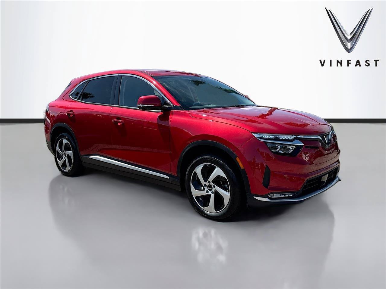 New 2025 VinFast VF 8 Eco AWD/4WD image 1