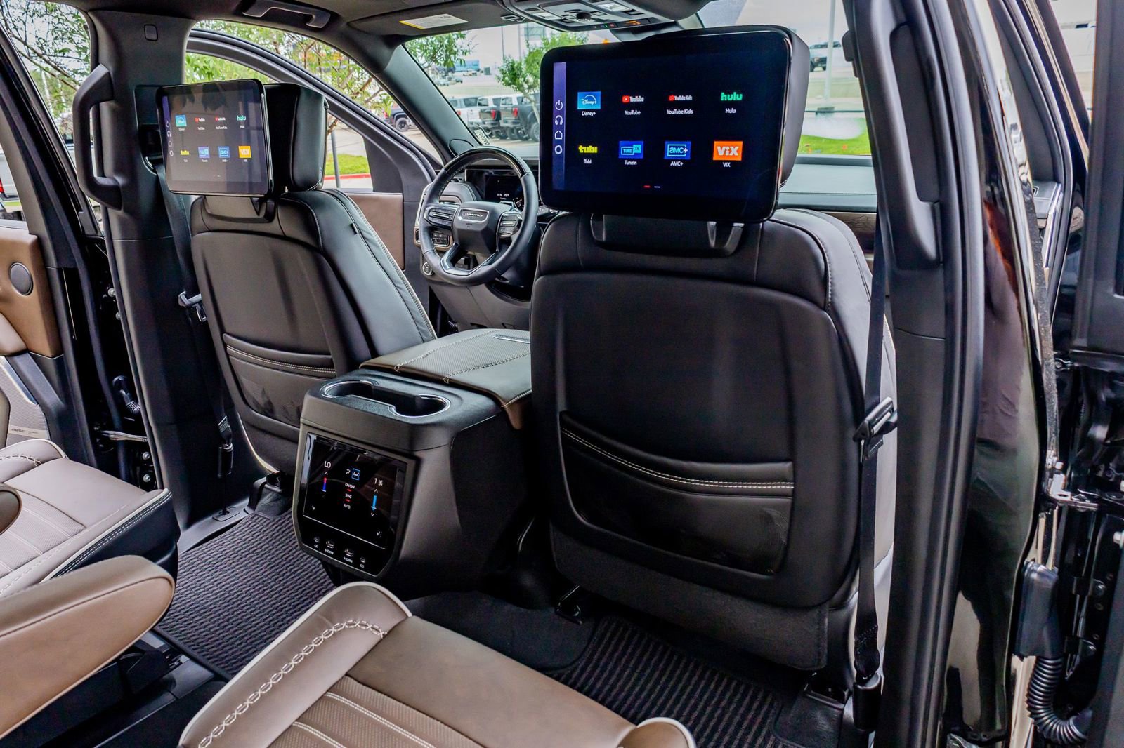Used 2025 GMC Yukon Denali Ultimate image 32