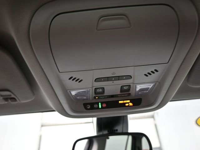 Used 2023 GMC Acadia SLT w/ Elevation Edition image 12