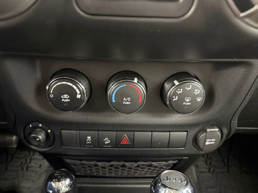 Used 2015 Jeep Wrangler Unlimited Sport w/ Quick Order Package 24S AWD/4WD image 31