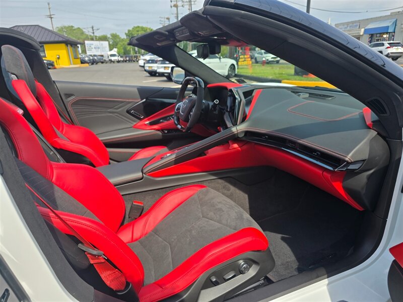 Used 2026 Chevrolet Corvette Z06 w/ Stealth Interior Trim Package RWD image 23