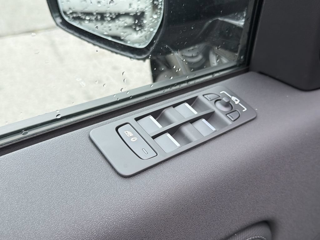 New 2026 Land Rover Discovery Sport Landmark AWD/4WD image 21