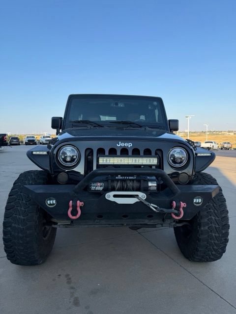 Used 2015 Jeep Wrangler Unlimited Rubicon w/ Connectivity Group AWD/4WD image 8