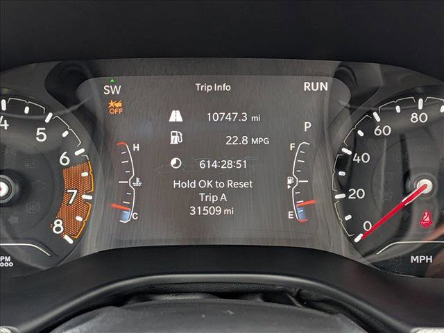 Used 2023 Jeep Compass Latitude w/ Sun and Sound Group AWD/4WD image 11