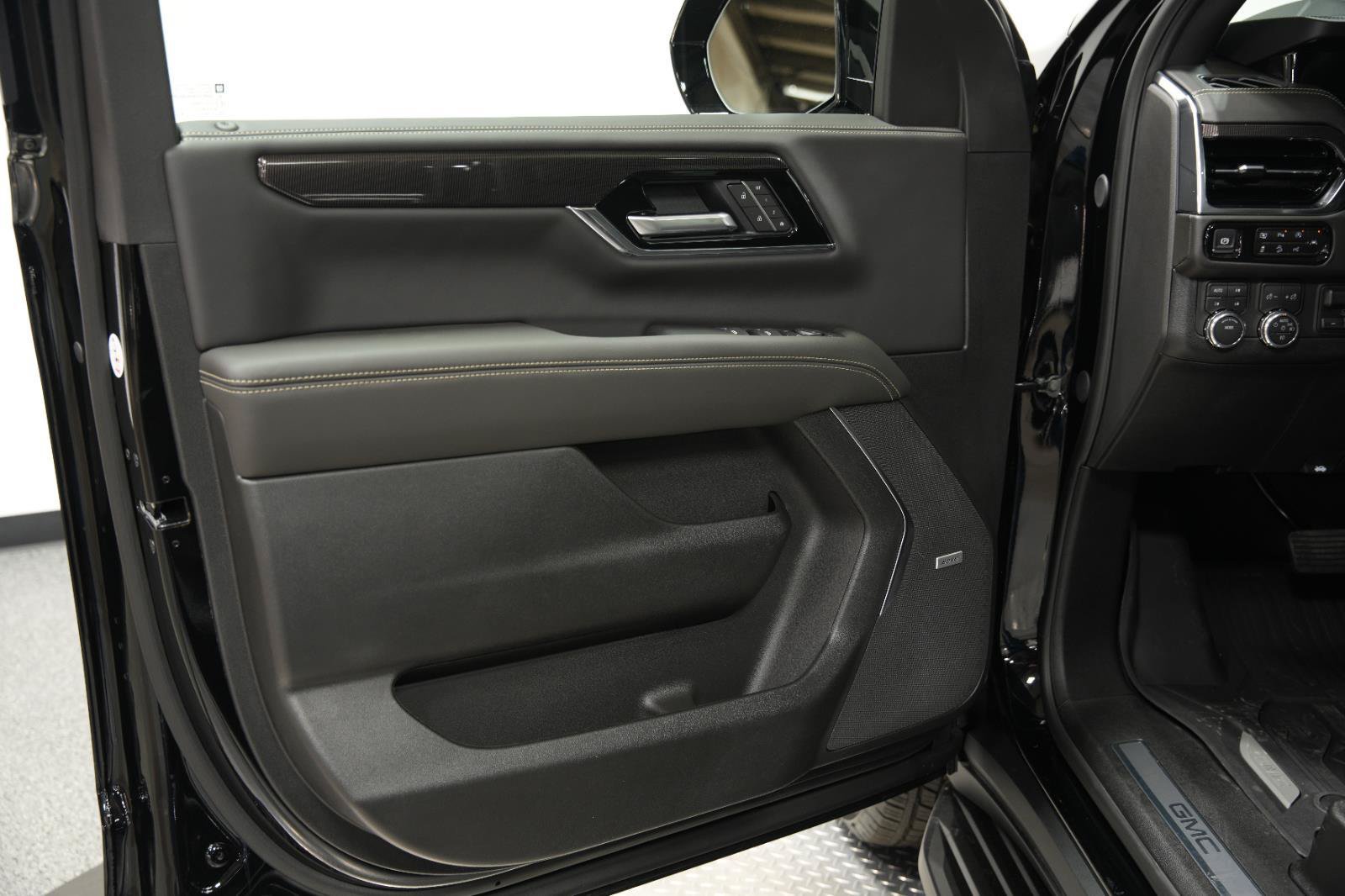 New 2026 GMC Yukon XL Elevation w/ Elevation Premium Package AWD/4WD image 26