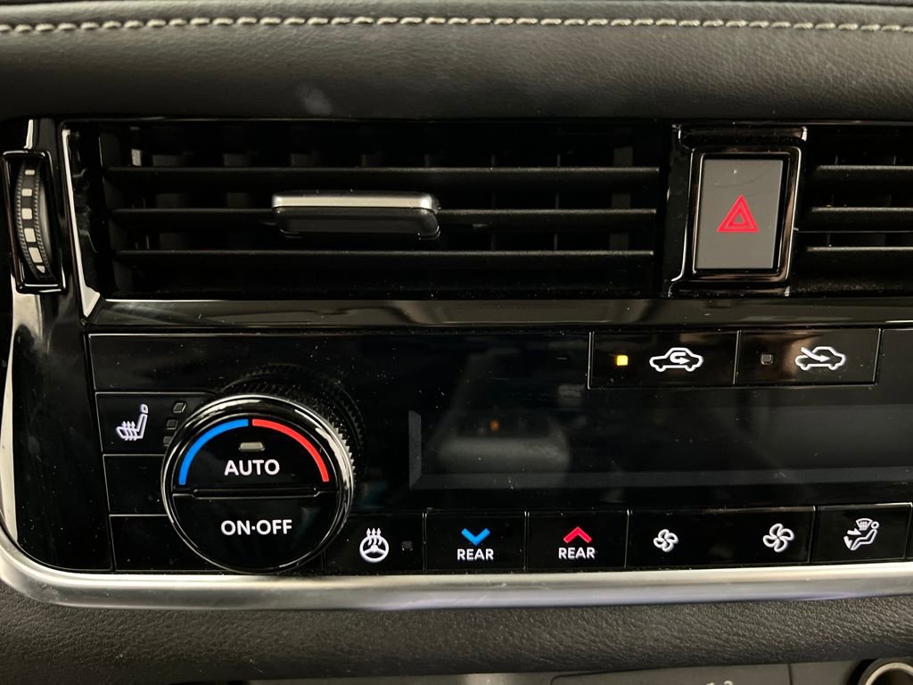 Used 2025 Nissan Rogue SL w/ Tech Package image 49