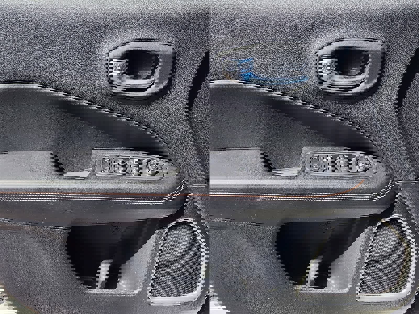 Used 2018 Jeep Compass Latitude w/ Cold Weather Group image 22