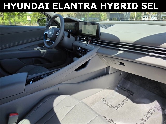 Used 2025 Hyundai Elantra SEL image 9