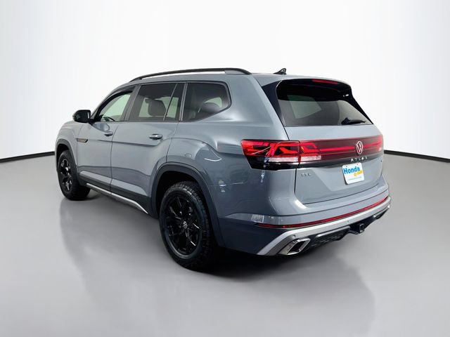 Used 2024 Volkswagen Atlas Peak Edition SEL AWD/4WD image 7