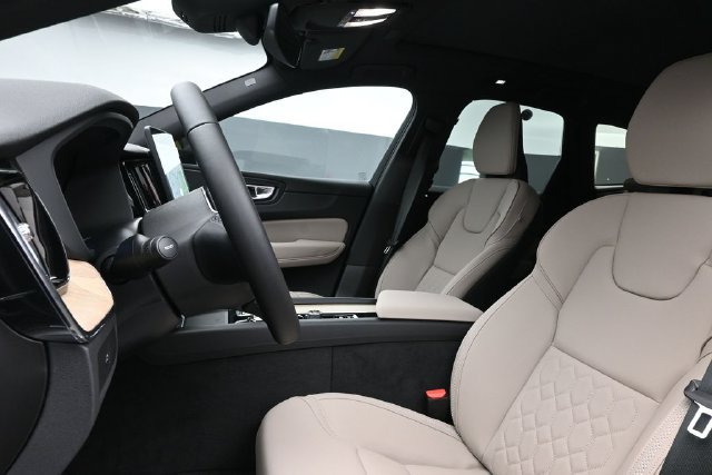 New 2027 Volvo XC60 B5 Core AWD/4WD image 10