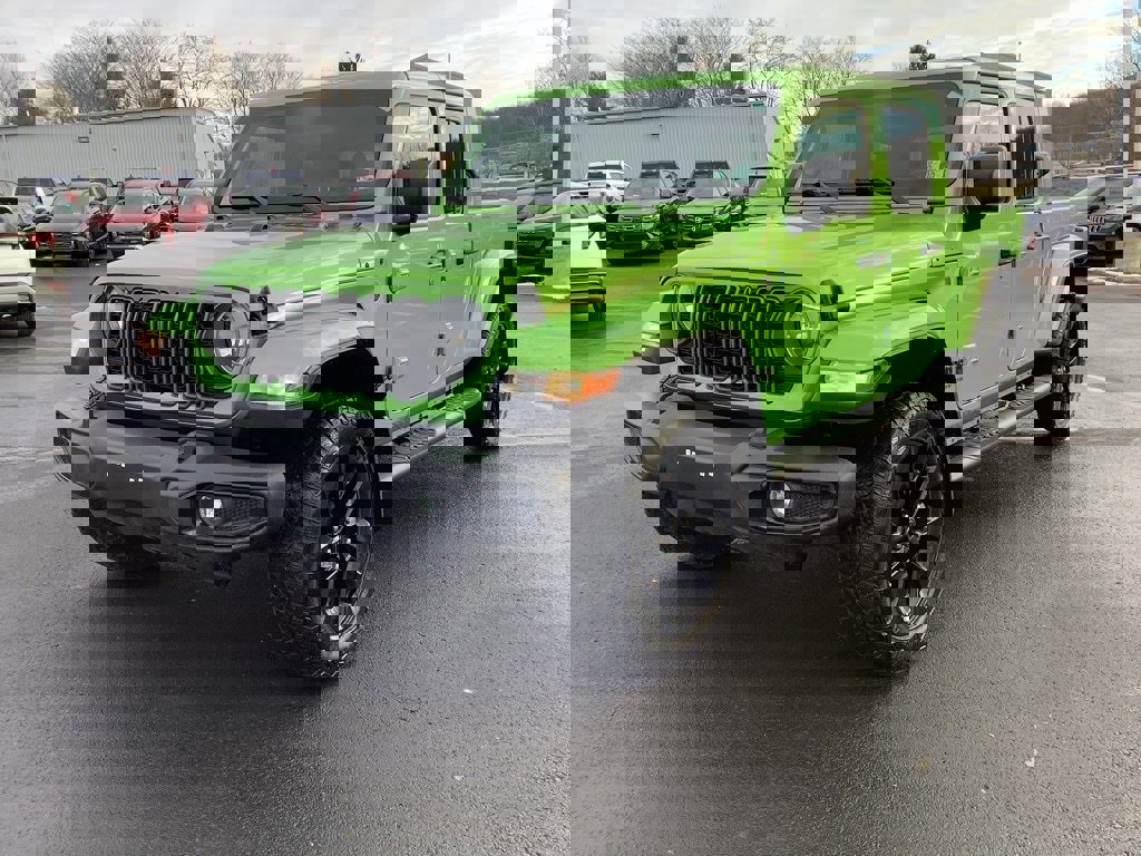 Used 2025 Jeep Gladiator Sport image 8