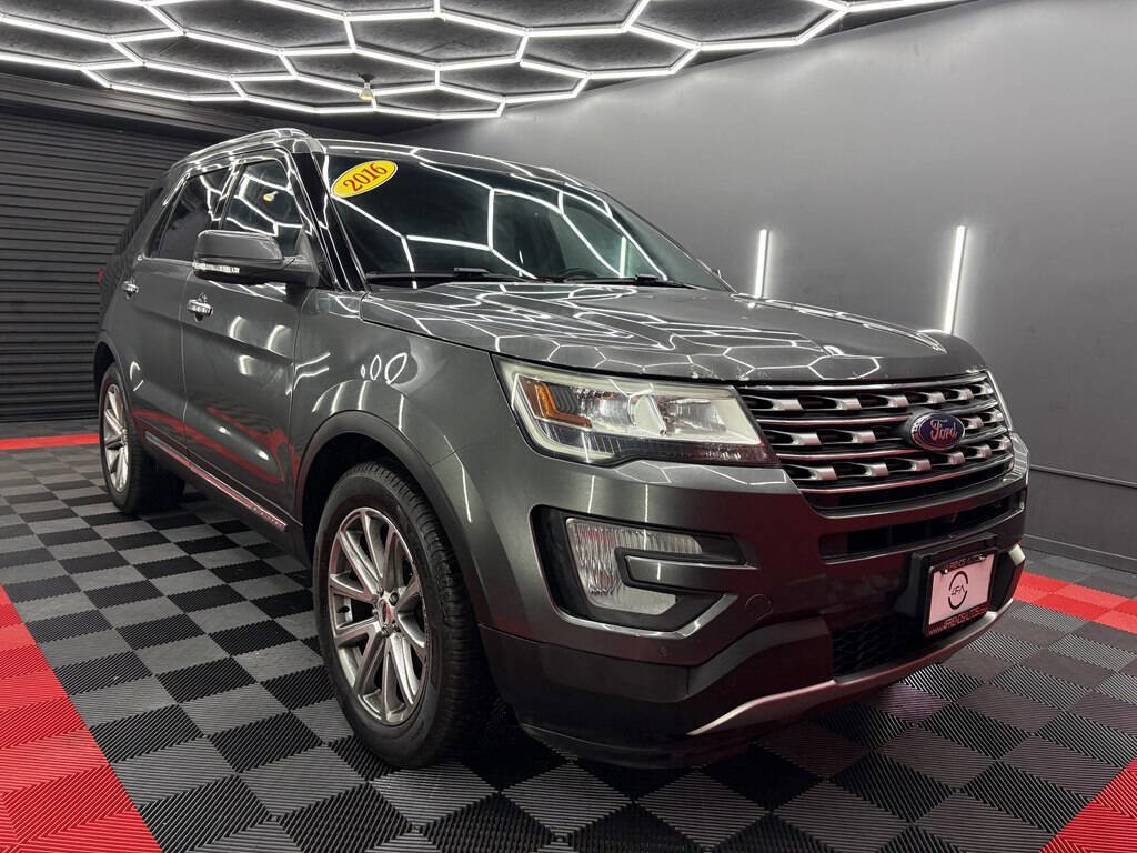 Used 2016 Ford Explorer Limited image 3