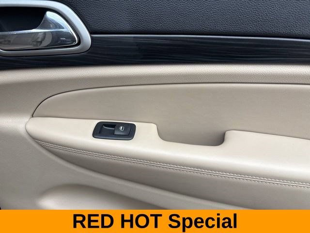 Used 2022 Jeep Grand Cherokee Laredo E w/ Security & Convenience Group AWD/4WD image 37