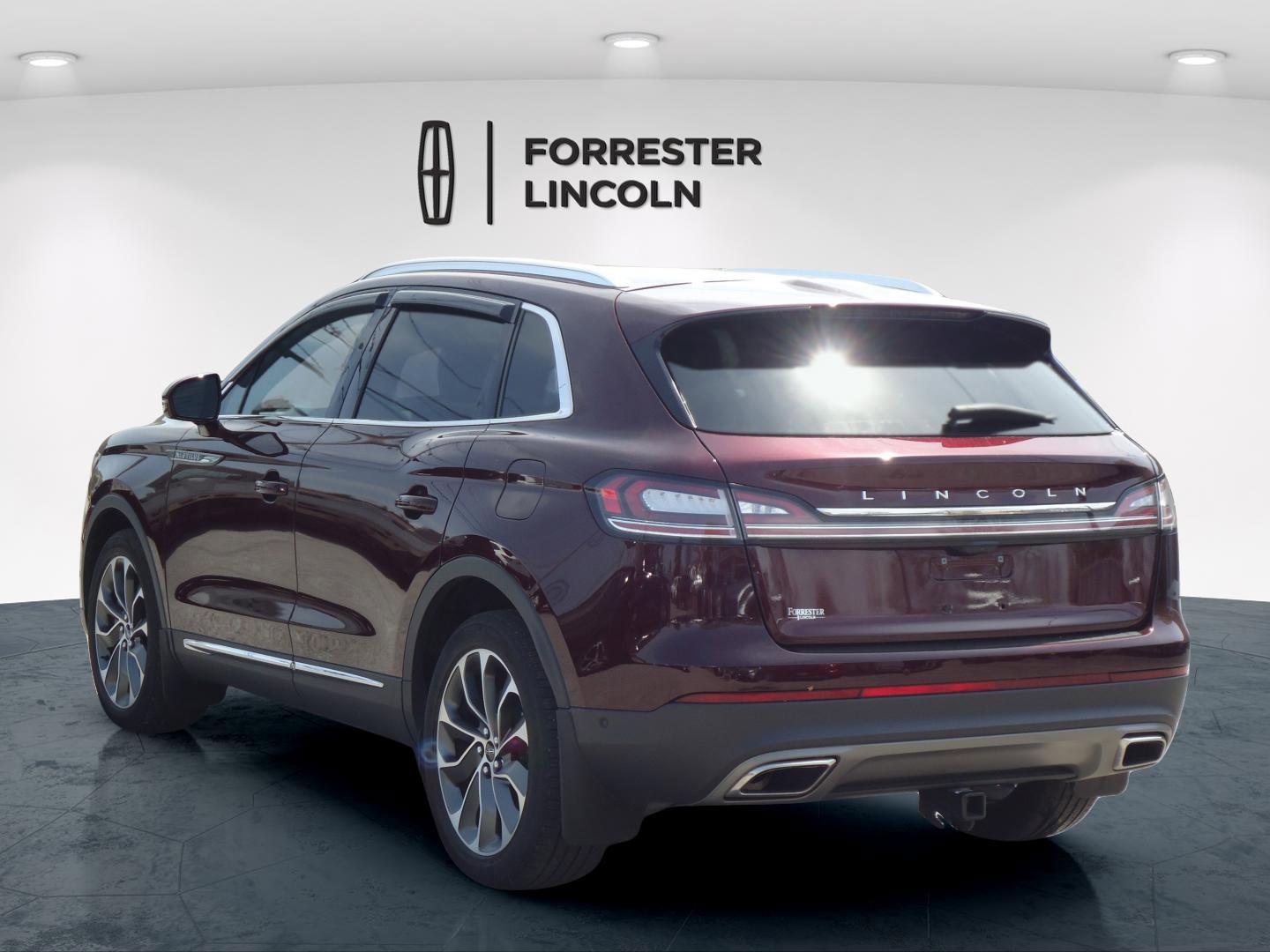 Used 2023 Lincoln Nautilus Reserve w/ Equipment Group 201A image 5