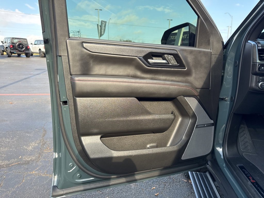 Used 2025 GMC Yukon AT4 Ultimate image 12