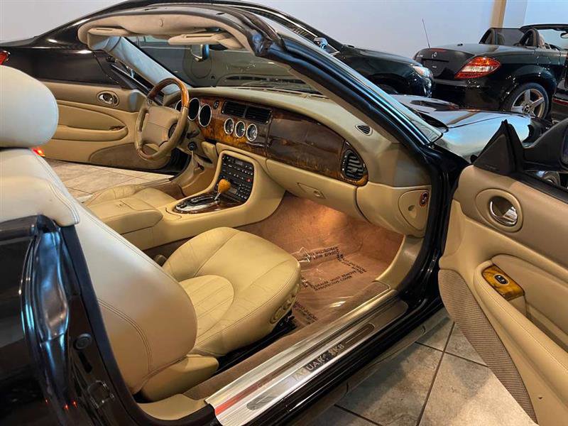 Used 2006 Jaguar XK8 Convertible image 77