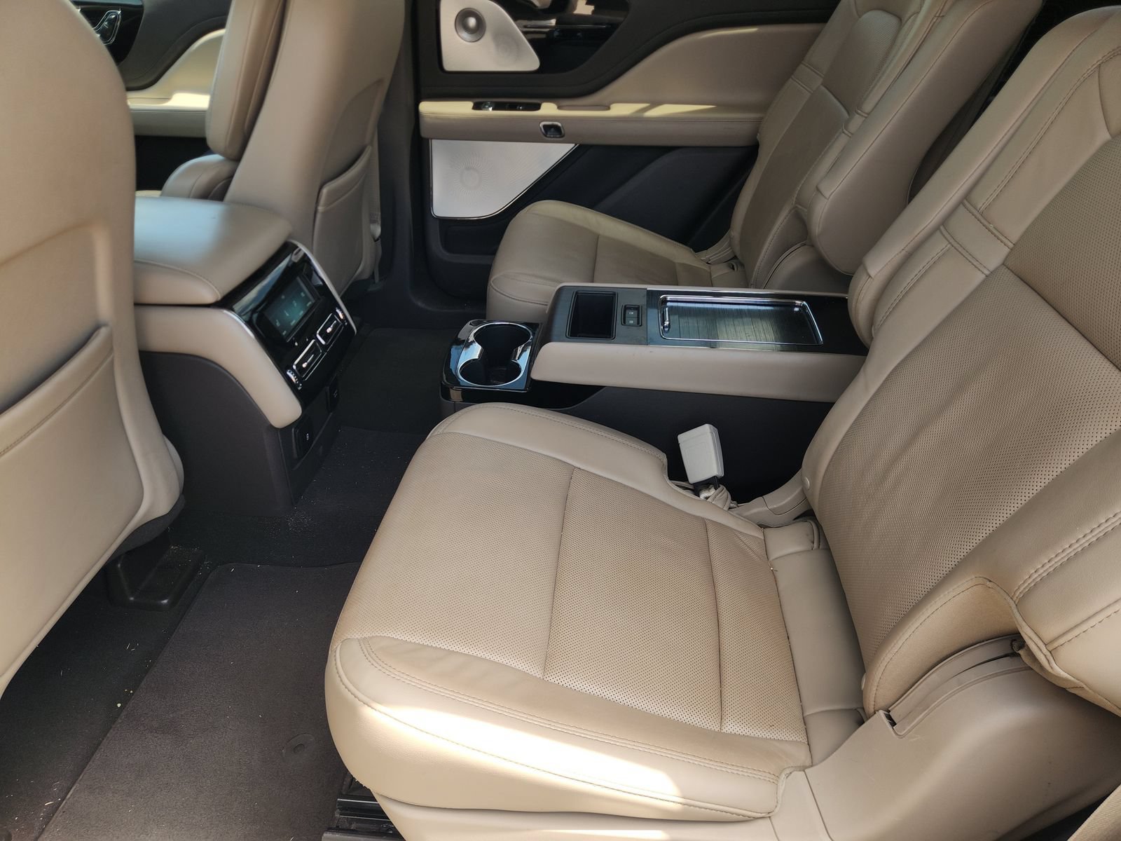 Used 2020 Lincoln Aviator Reserve w/ Equipment Group 202A AWD/4WD image 33