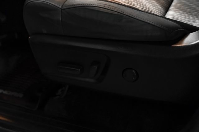 Used 2019 Toyota Tundra SR5 w/ SR5 Upgrade Package AWD/4WD image 26