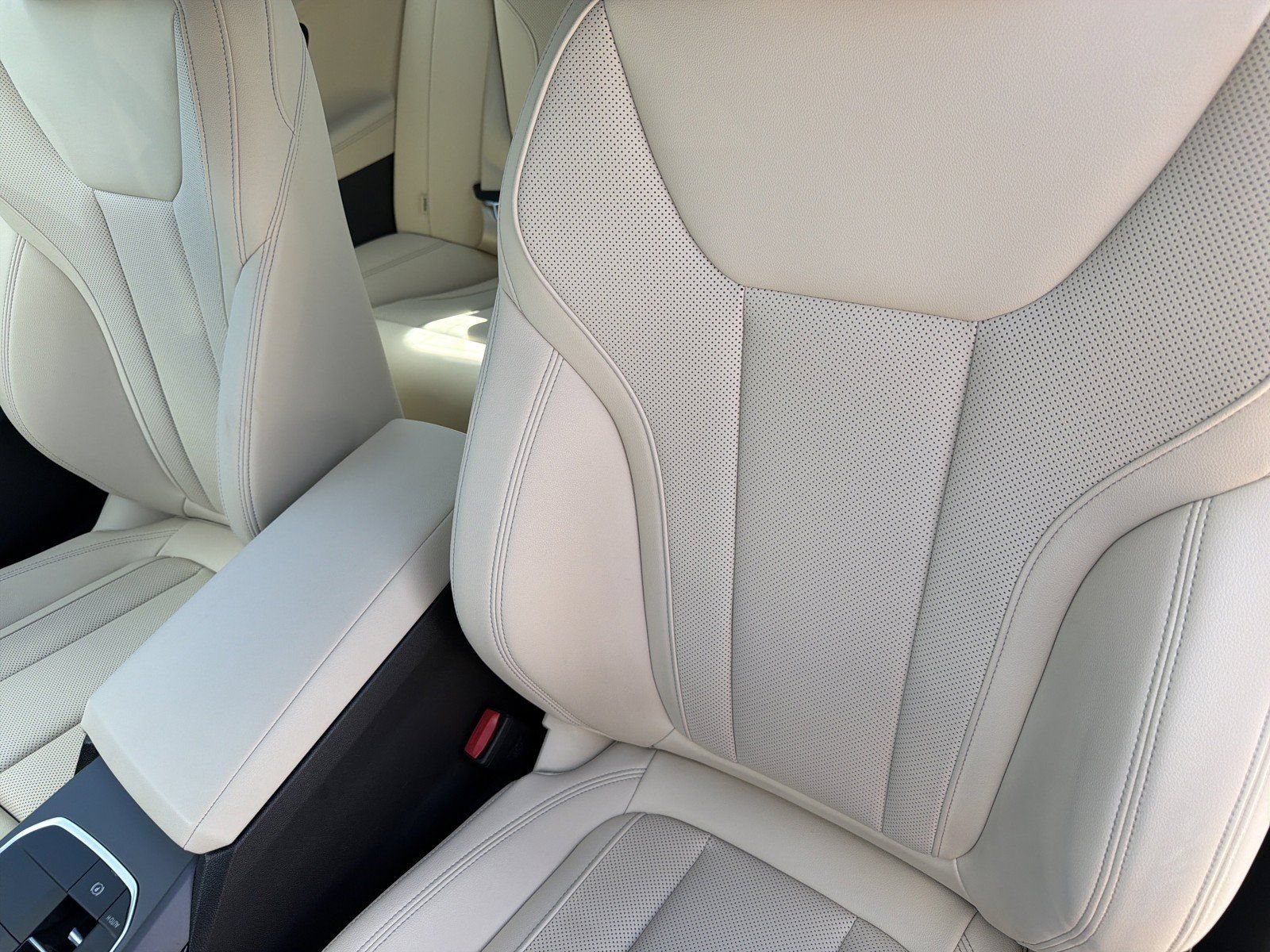Certified 2024 BMW 230i Coupe w/ Convenience Package RWD image 15