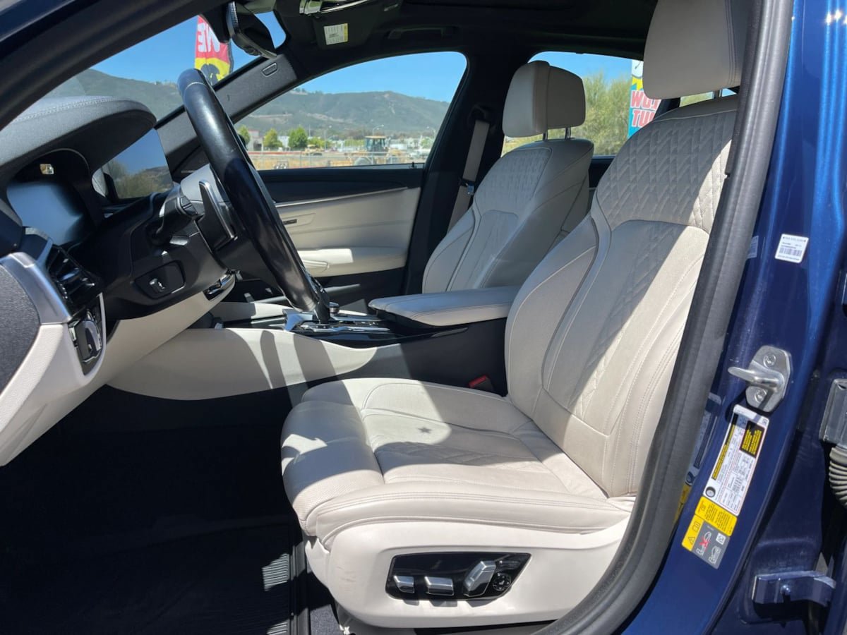 Used 2022 BMW 530e w/ Executive Package RWD image 16