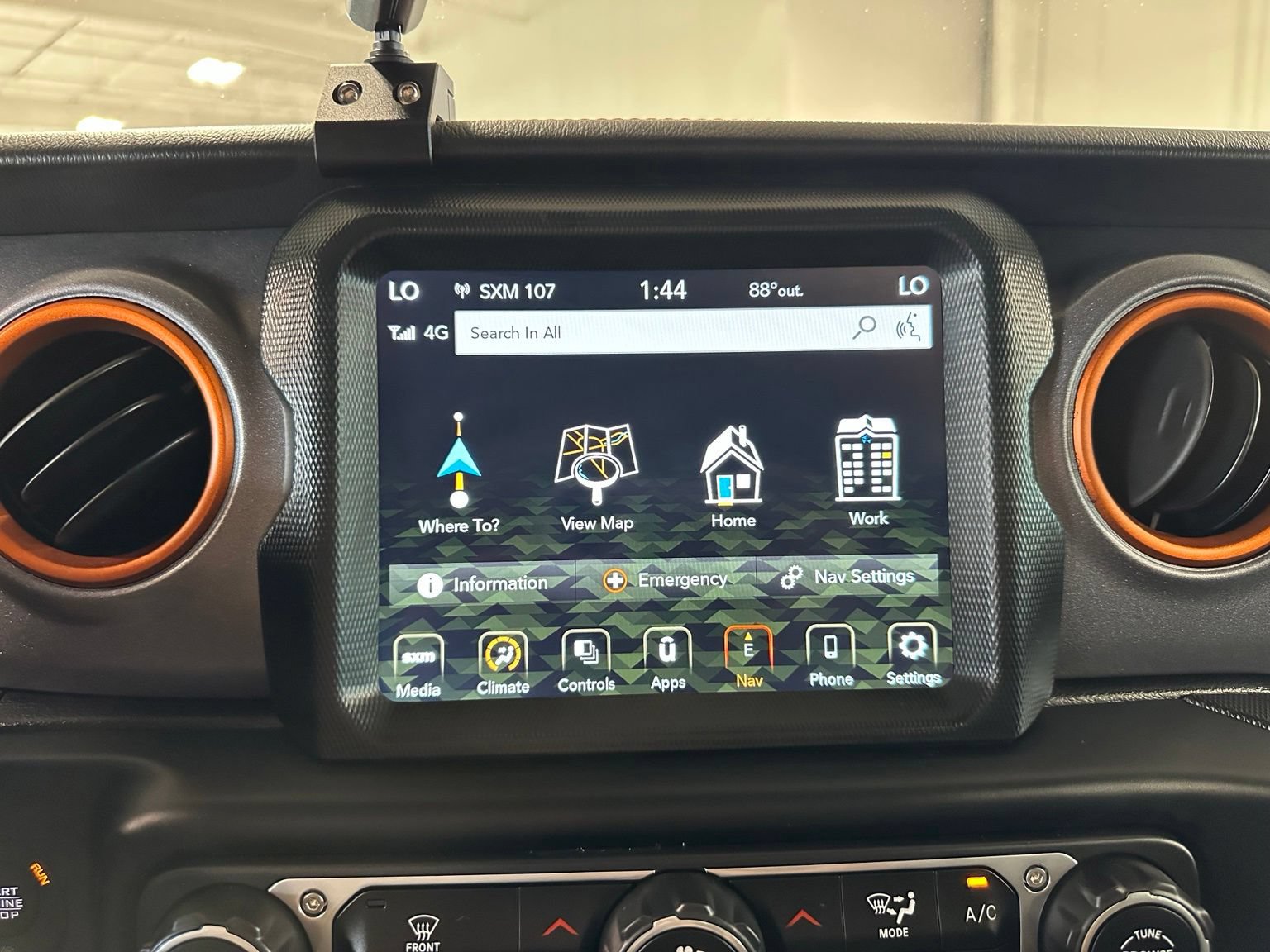 Used 2023 Jeep Gladiator Mojave w/ LED Lighting Group AWD/4WD image 27