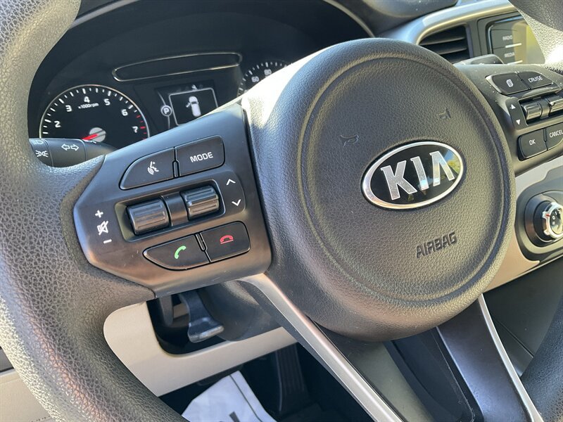 Used 2017 Kia Sorento AWD image 23
