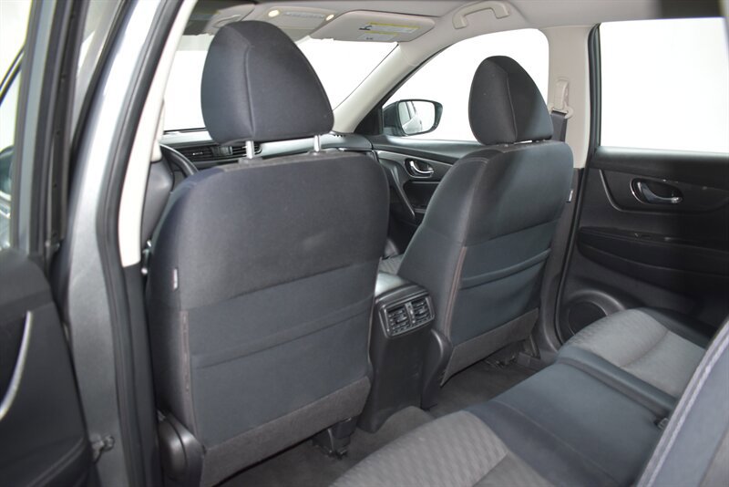Used 2017 Nissan Rogue S FWD image 20