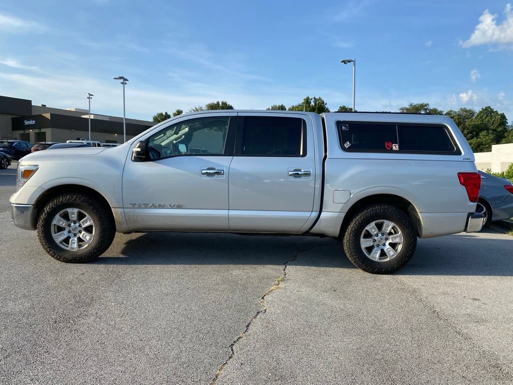 Used 2018 Nissan Titan SV AWD/4WD image 4