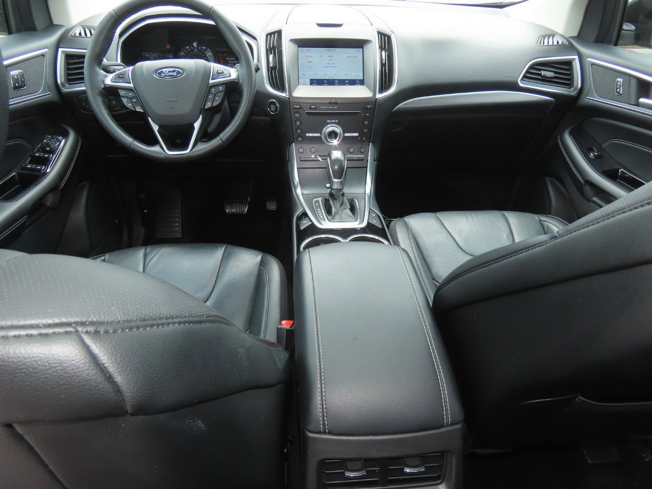 Used 2017 Ford Edge Titanium w/ Equipment Group 302A FWD image 24