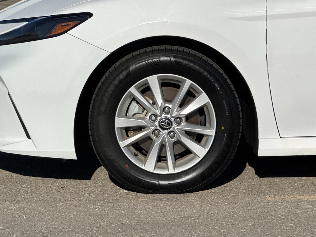 Used 2025 Toyota Camry LE FWD image 30