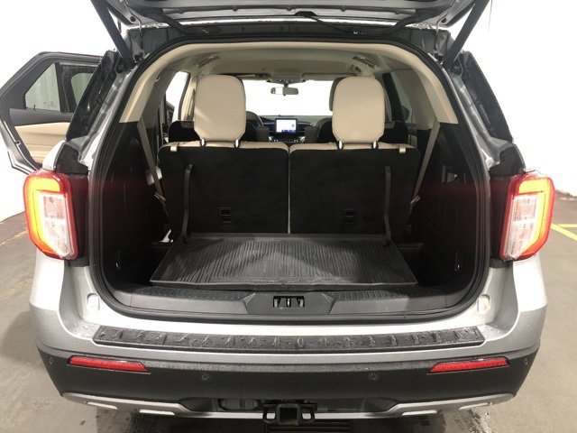 Used 2020 Ford Explorer XLT w/ Equipment Group 202A image 10