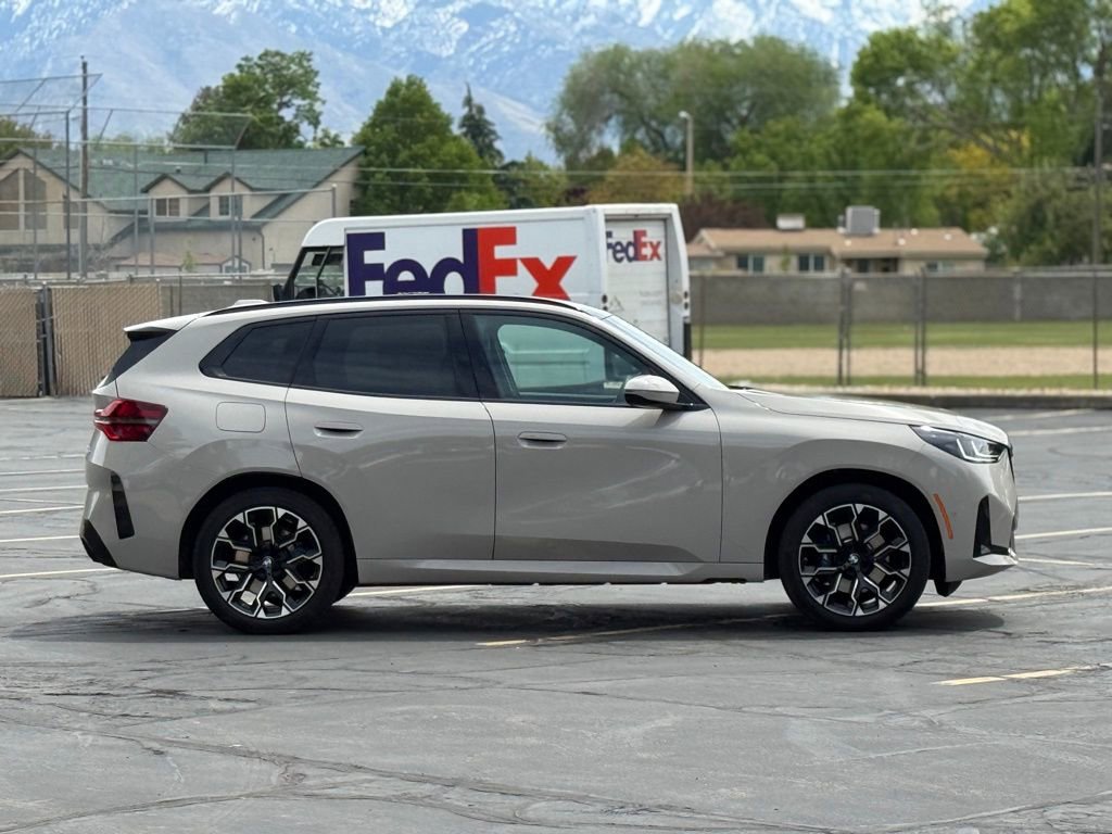 Used 2025 BMW X3 xDrive30i w/ Premium Package AWD/4WD image 4