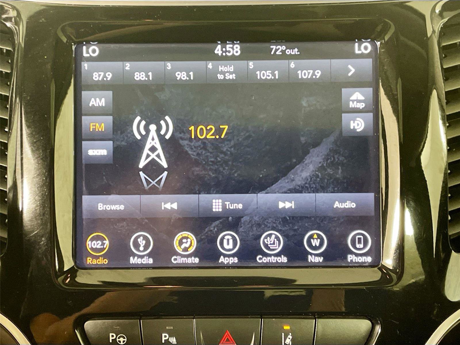 Used 2019 Jeep Cherokee Limited w/ Luxury Group AWD/4WD image 7