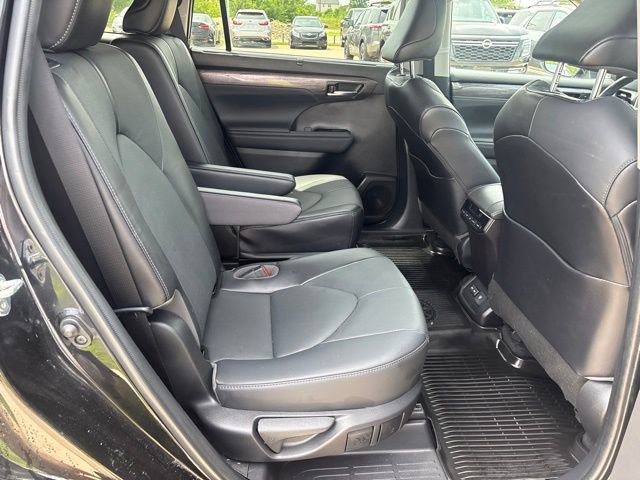 Used 2022 Toyota Highlander Limited AWD/4WD image 27