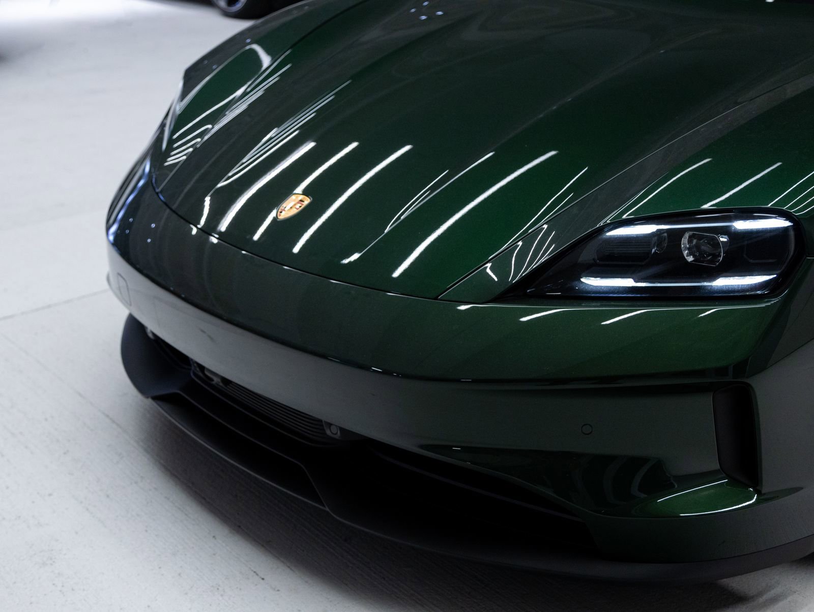 New 2026 Porsche Taycan image 32