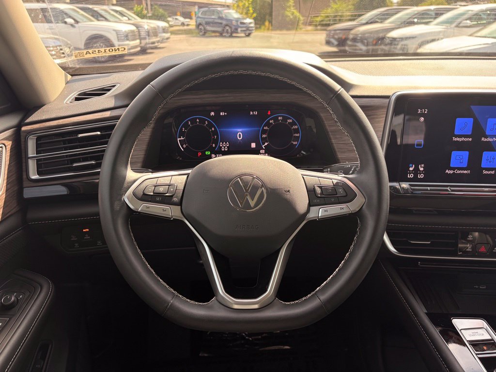 Used 2025 Volkswagen Atlas SEL AWD/4WD image 14