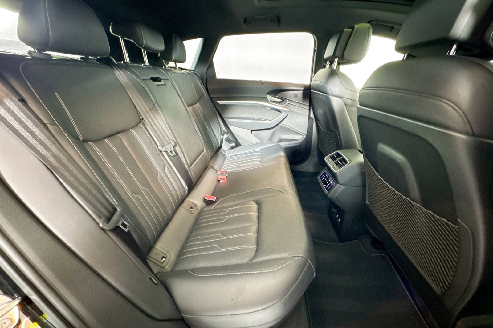 Used 2022 Audi e-tron Chronos w/ Chronos Package image 25