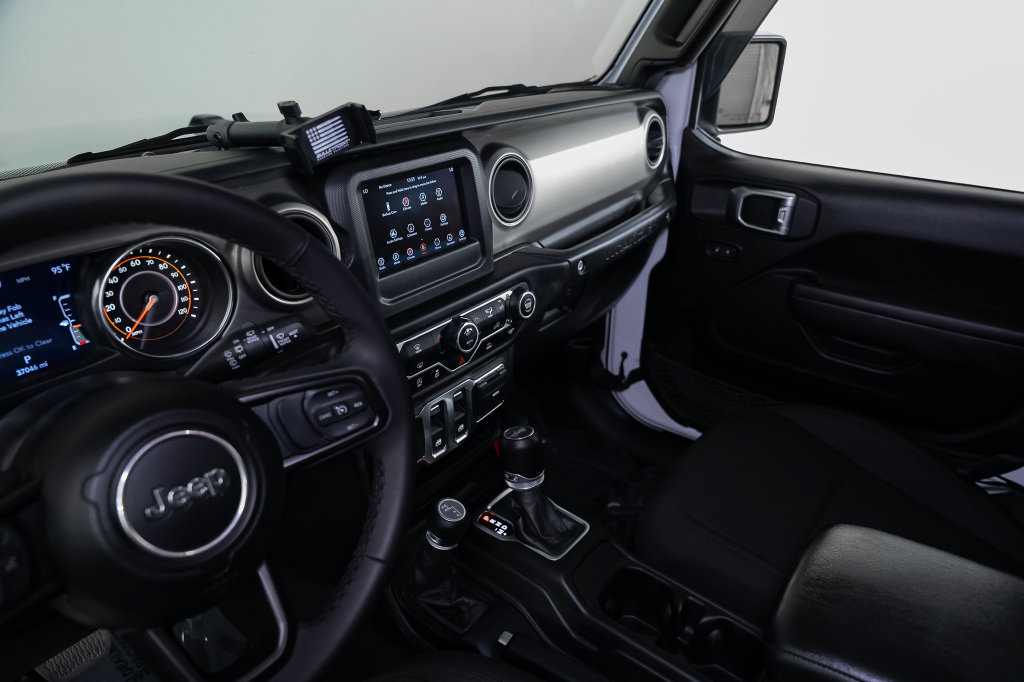 Used 2023 Jeep Wrangler Sport AWD/4WD image 27