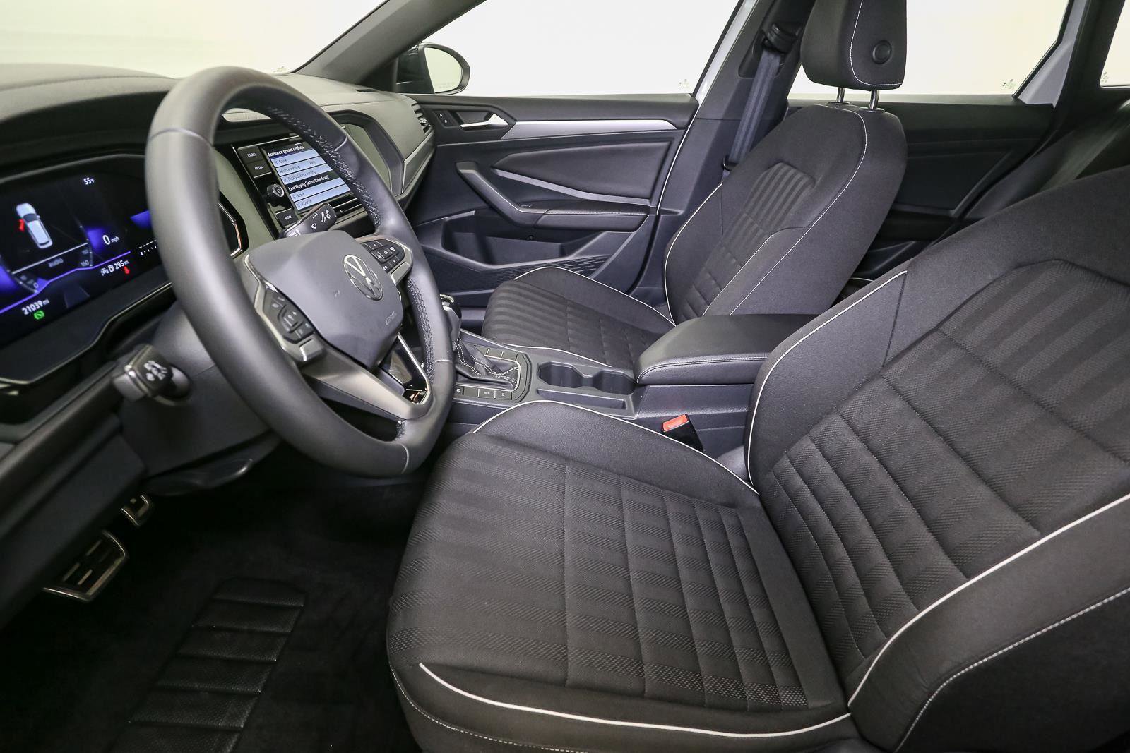 Certified 2023 Volkswagen Jetta Sport image 42