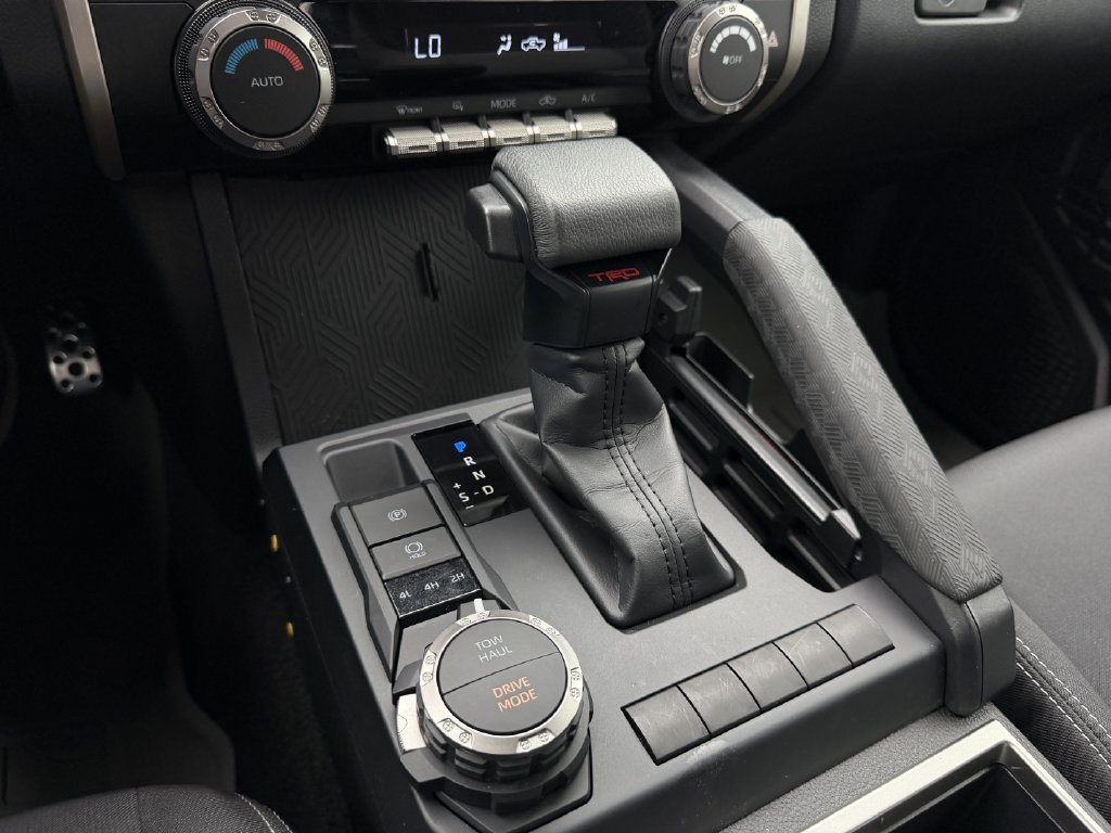 Used 2025 Toyota Tacoma TRD Sport AWD/4WD image 19
