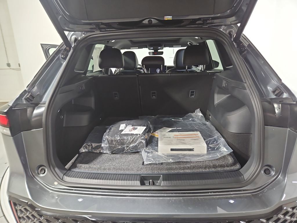 New 2026 Volkswagen Tiguan SE R-Line image 21