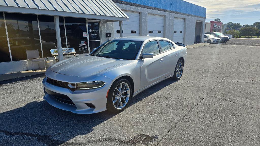 Used 2022 Dodge Charger SXT w/ Plus Group RWD image 2