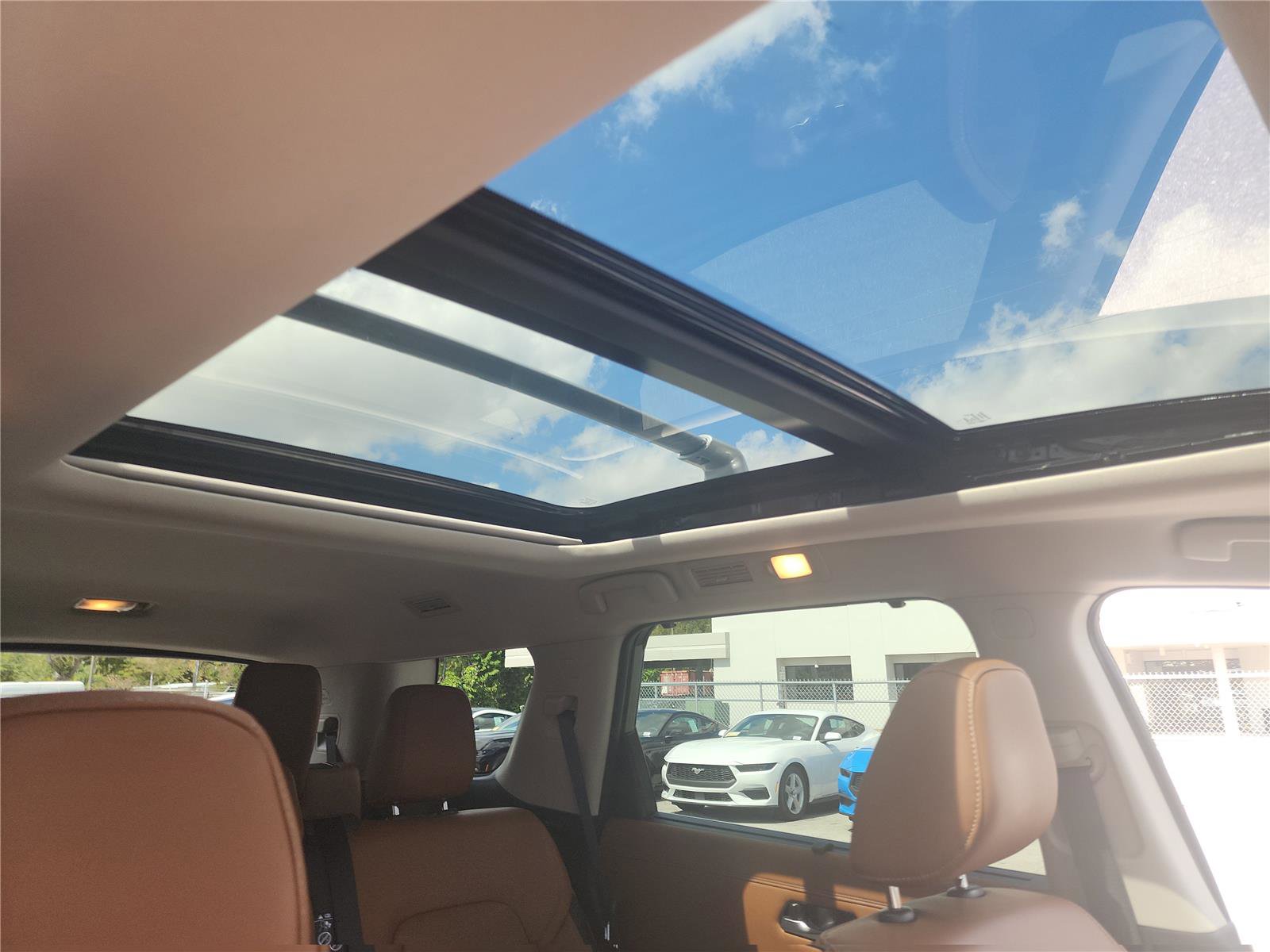 Used 2024 Nissan Pathfinder Platinum w/ Cargo Package image 29